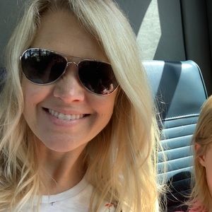 Meet your Posher, Lindsey